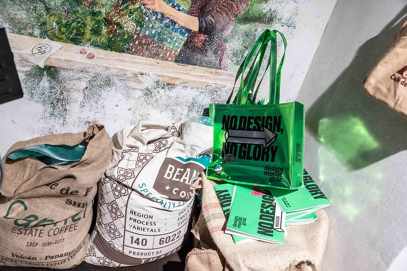Designmonat Graz 2019 | Brudertwist beim Kaffeesudlesen by Paul Bohne © GEOPHO / CIS Designmonat Graz 2019 | Brudertwist beim Kaffeesudlesen by Paul Bohne © GEOPHO / CIS