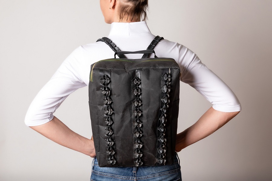 Österreichische Tracht als Basis
