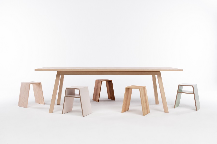 Aufsteller und Hocker