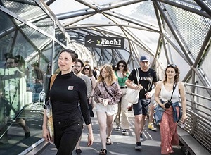 Jeden dritten Freitag im Monat haben Grazer:innen und Tourist:innen die Möglichkeit, einen Blick hinter die Kulissen eines Grazer Kreativbetriebs zu werfen. 